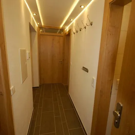 Alpenmond Halbmond 로이타쉬